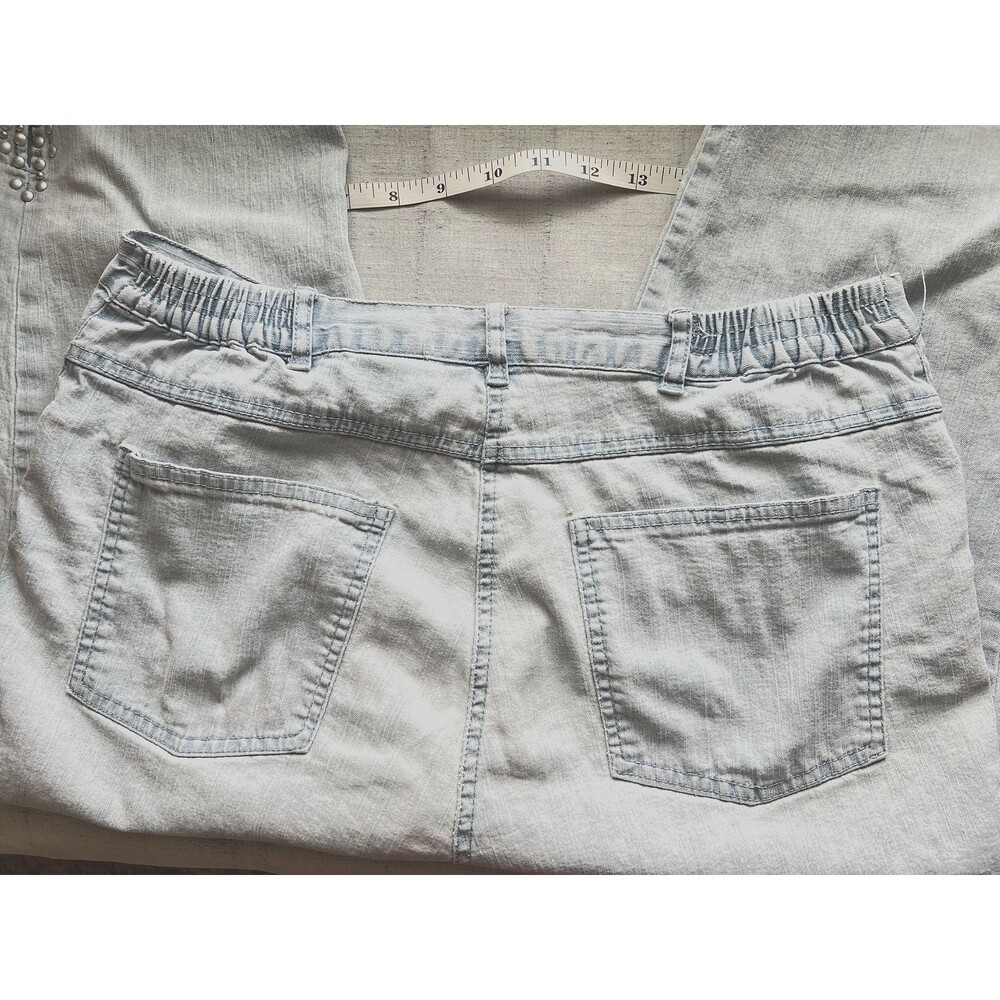 Ruby Rd Light Wash Ladies Capri's with leg embellishments & slits Size 10 - Picture 5 of 9